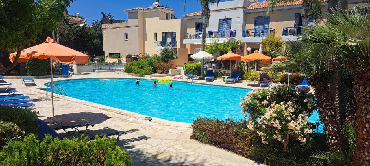 Zom Holiday Apartment Paphos Eksteriør bilde