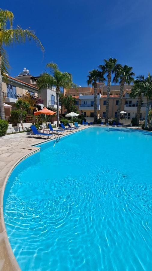 Zom Holiday Apartment Paphos Eksteriør bilde