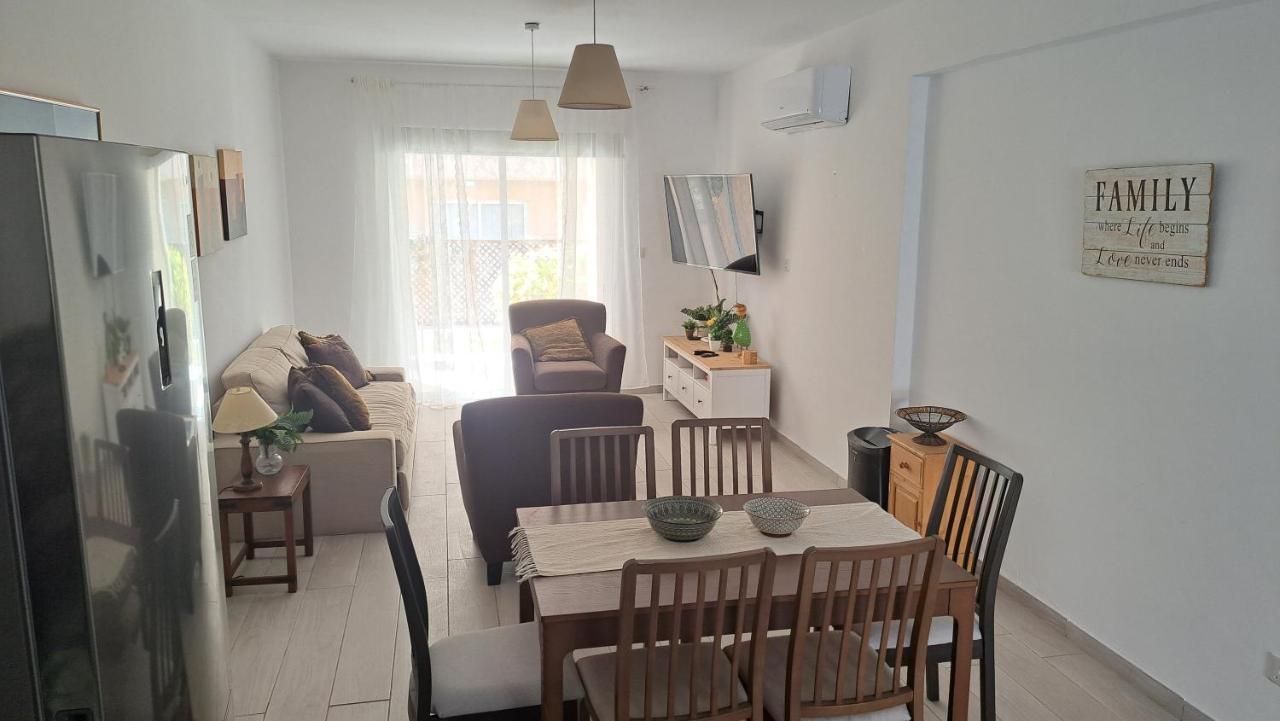 Zom Holiday Apartment Paphos Eksteriør bilde